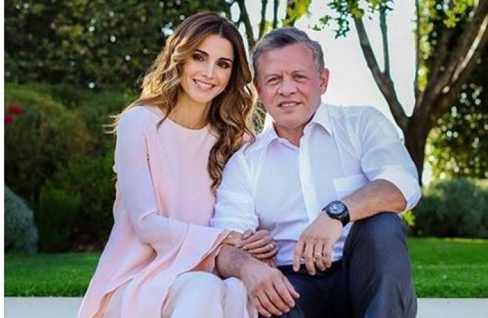 الديوان الملكي يهنىء الملكة بعيد ميلادها