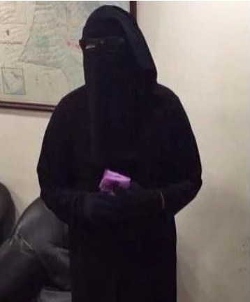 بالفيديو .. ضبط رجل متخف بزي