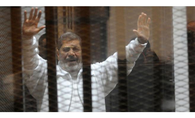 مرسي و25 آخرون على قائمة الإرهاب