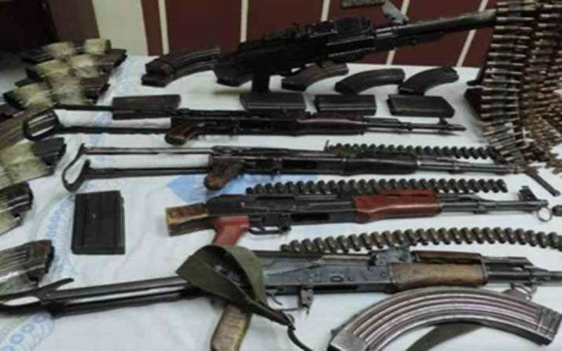 ضبط شخصين بحوزتهما أسلحة وذخيرة في