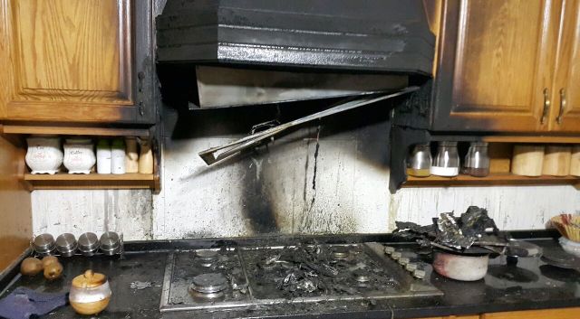 لا تدخليه المطبخ رجاء .. انه
