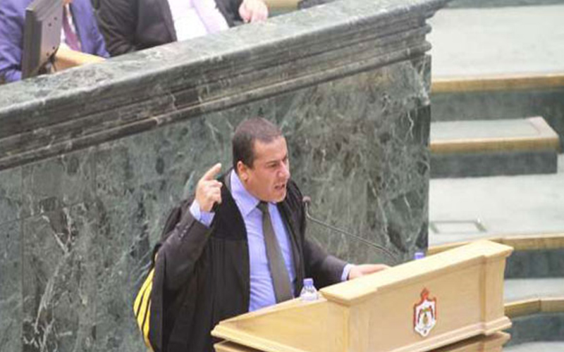 الغموض يلف قضية النائب غازي الهواملة