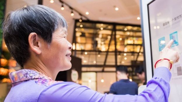 في مدينة صينية: ابتسم وخذ وجبتك