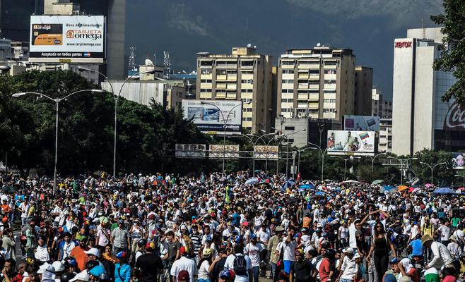 حصيلة قتلى التظاهرات ضد الرئيس الفنزويلي