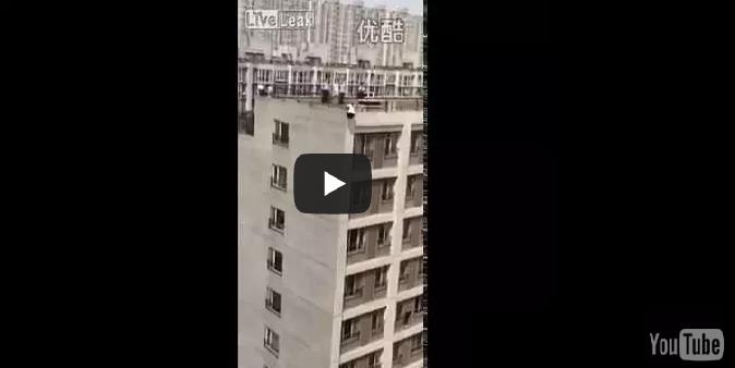 حاولت الانتحار من الطابق 18 ..
