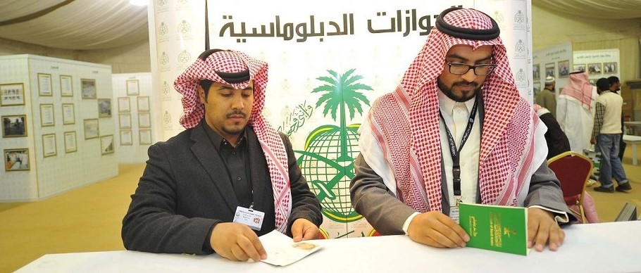 بعد الإمارات.. خليجيون يطالبون حكوماتهم بـ