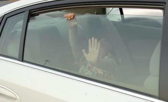 مادبا.. .طفل يعلق داخل مركبة والدفاع