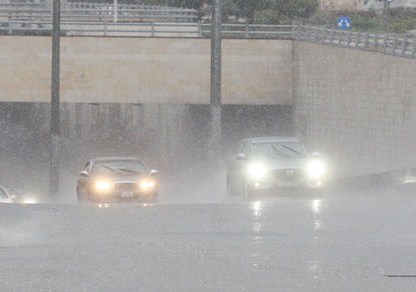 امطار متفرقة ورعدية مساء اليوم وغدا