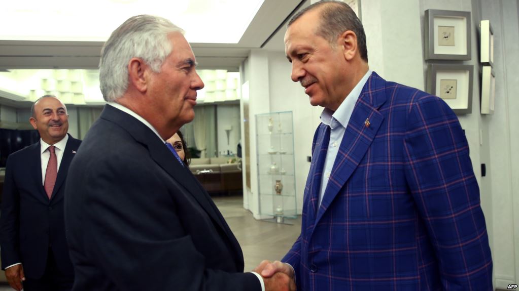 تيلرسون يلتقي اردوغان في محاولة لتهدئة