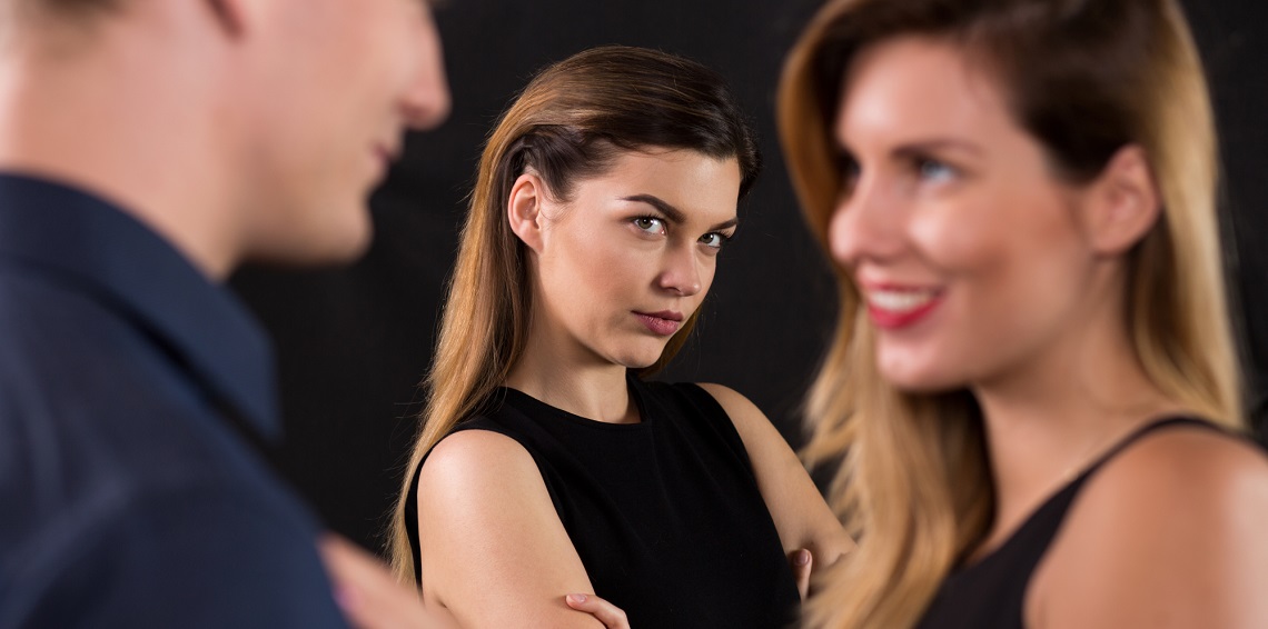 مصرية تقتل زوجة زميلها في العمل