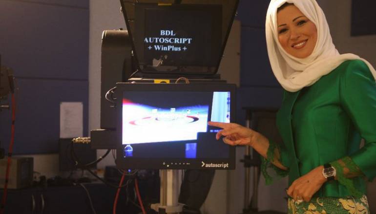 المذيعة خديجة بن قنة مطلوبة لشعبة