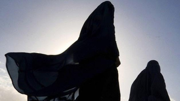 إبنة سياسي تلتحق بـ داعش