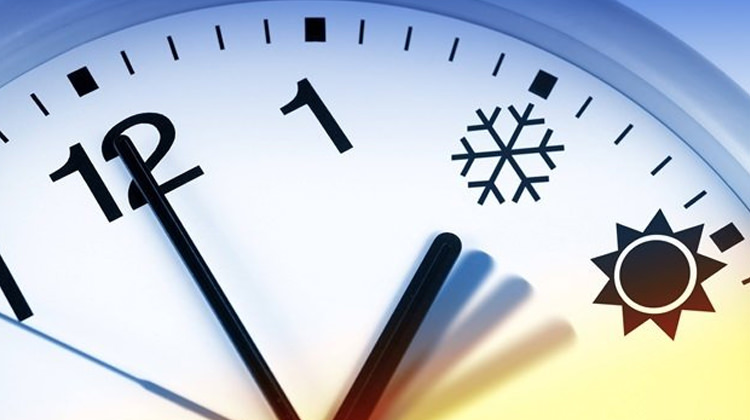 بدء العمل بالتوقيت الصيفي في 29