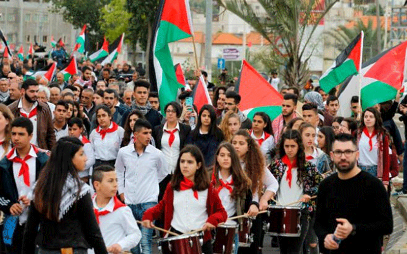 آلاف الفلسطينيين يتظاهرون قرب حيفا للمطالبة