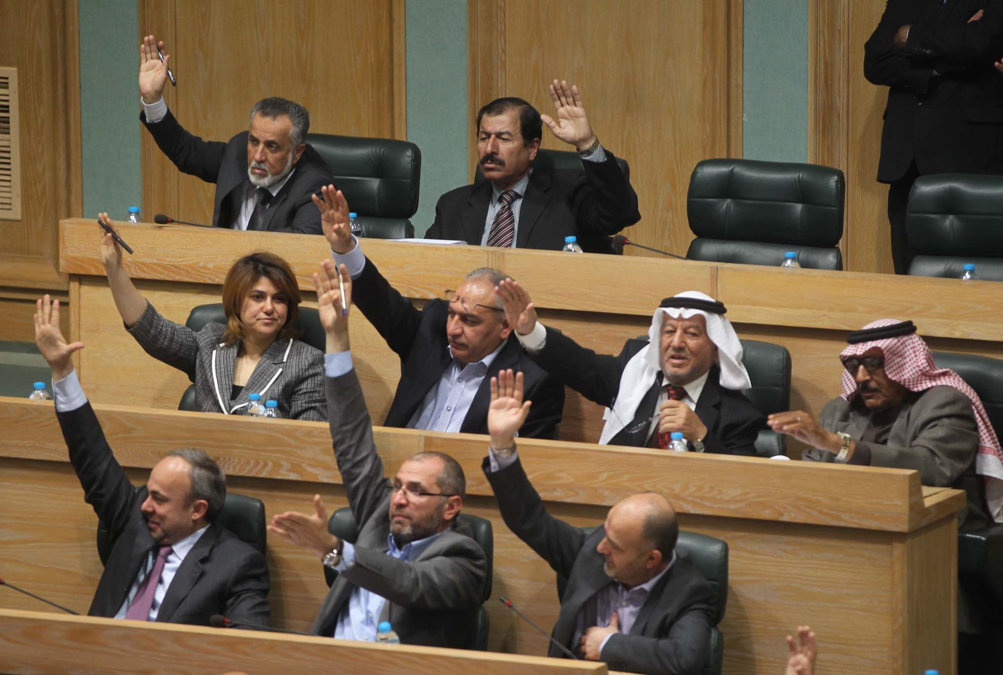 قانون الأحزاب حينما يستخدم للتخدير فقط