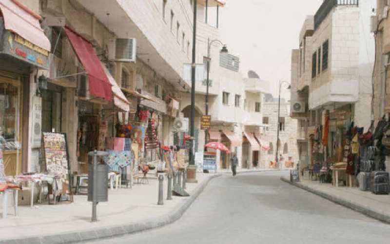 محافظ مأدبا: لا إغلاق للشارع السياحي