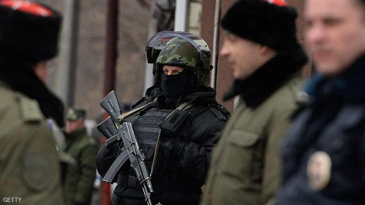 تأجلت المحاكمة.. فألقى قنبلة يدوية في