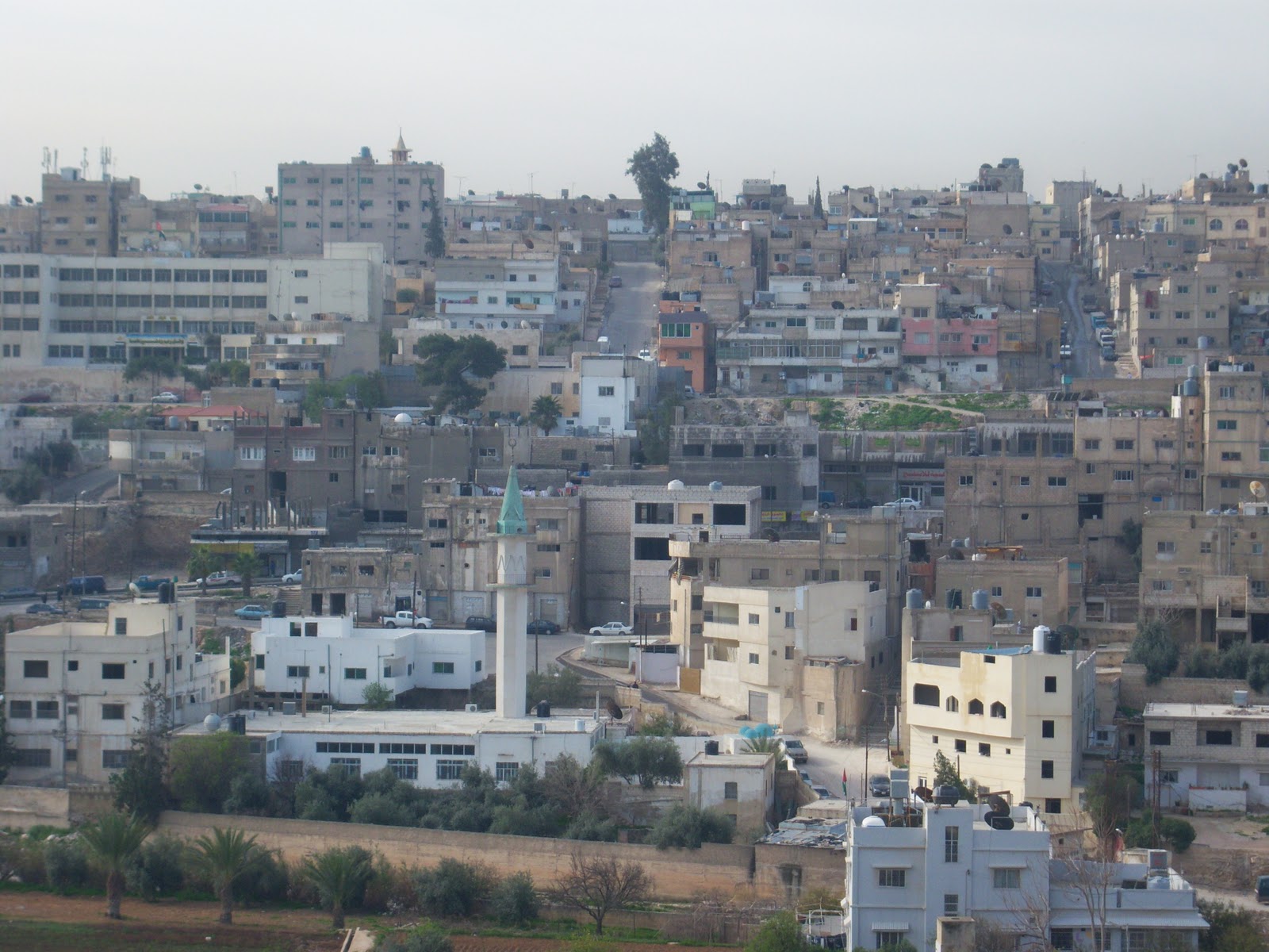 مشعوذان يوهمان الناس بوجود الدفائن في
