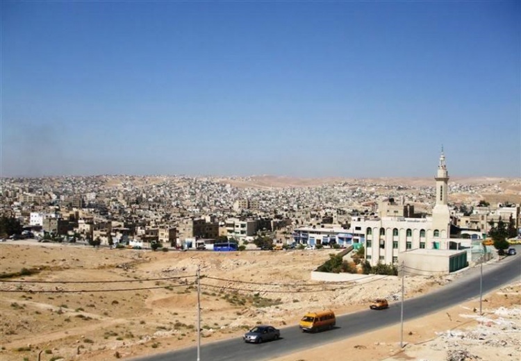 اخلاء جزء كبير من حي جناعة