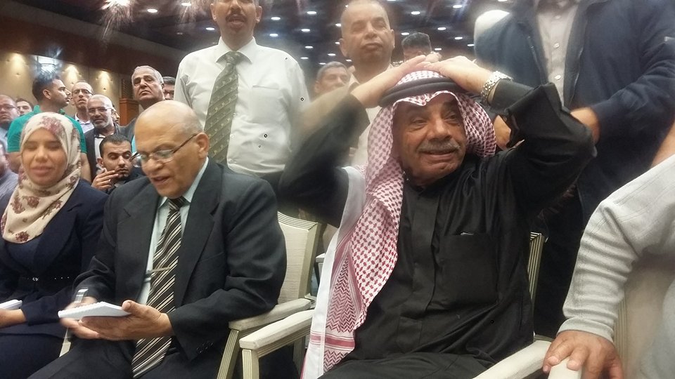 والد نقيب الصحافيين: فاز ابني لانه