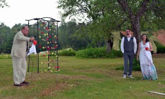 صعقه البرق في زفاف ابنته فكانت