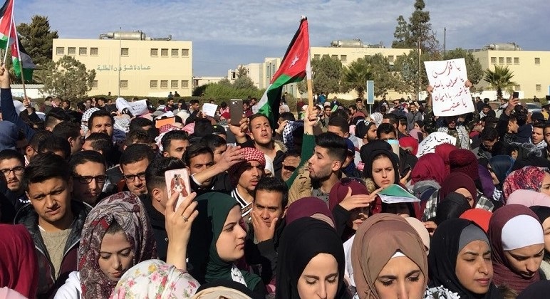 صور .. غضبة الأردنيين للقدس مستمرة