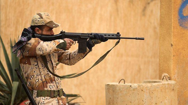 الجيش يعثر على مقابر جماعية وسجون