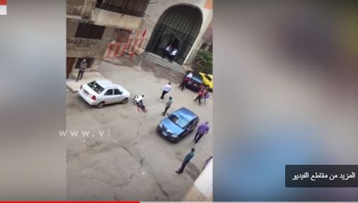شاهد.. مقتل شاب حاول التحرش بفتاة