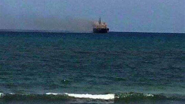 طائرات ليبية تغرق سفينة وتهاجم أخرى