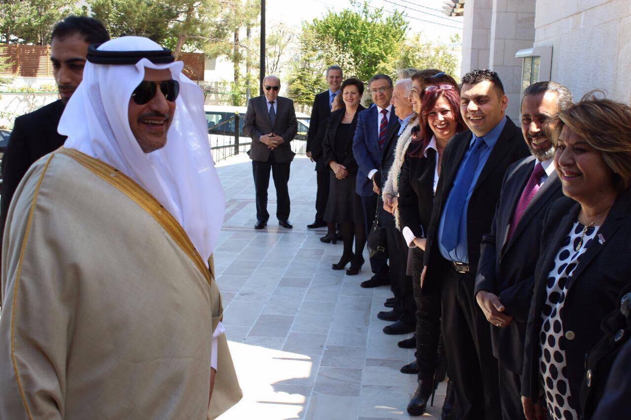 سفير السعودية في عمان يزور كنيستي