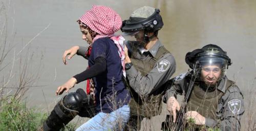 الاحتلال يعتقل 370 فلسطينية خلال عامين