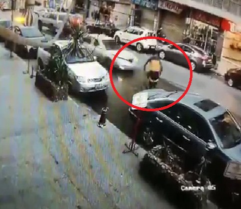 بالفيديو .. كاميرات مراقبة تظهر رمي
