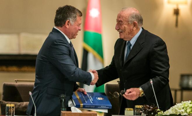 الملك: القضاء الكفؤ والنزيه أساس تعزيز