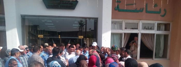 موظفو المياومة بجامعة اليرموك يقتحمون مكتب