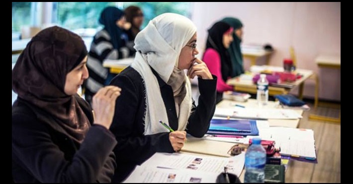 (الديمقراطية الفرنسية - لماذا يكرهوننا؟).. مدارسهم