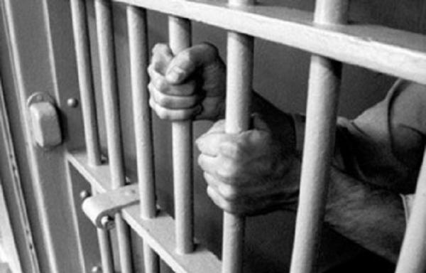 20 عاما لمتهم بقتل شاب داخل