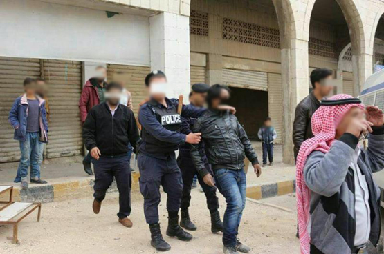 توقيف بنغالي يبيع الخمور بمحل خضار