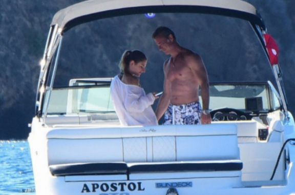 بالصور .. فضيحة مدوية لنجم المسلسلات