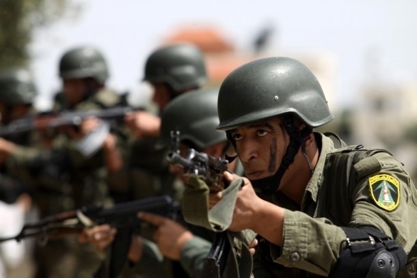 مطالبات للسلطة بحماية المنشآت التجارية في