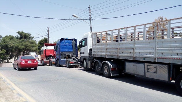 سائقو شاحنات الفوسفات يمهلون الحكومة أسبوعا