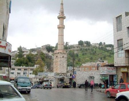 عجلون : إغلاق 21 محلا تجاريا