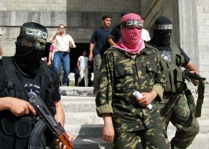 القسام تعلن دخول صاروخين جديدين للخدمة