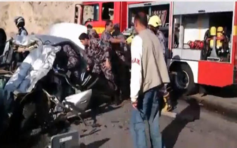 وفاتان و3 إصابات بحادث اصطدام على