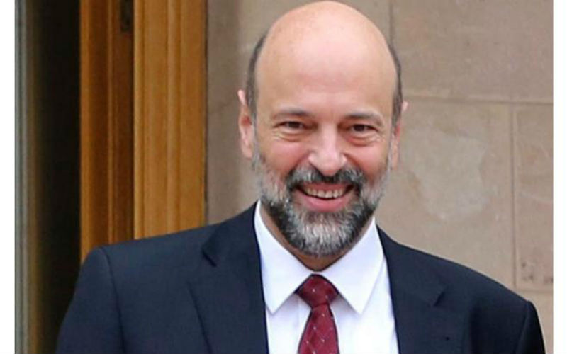 الرزاز يتعهد بحوار يصل إلى نظام