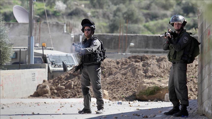 الاحتلال يطلق النار على فلسطينية بذريعة