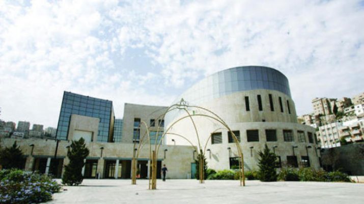 تمديد فترة تجديد رخص المهن والإعلانات
