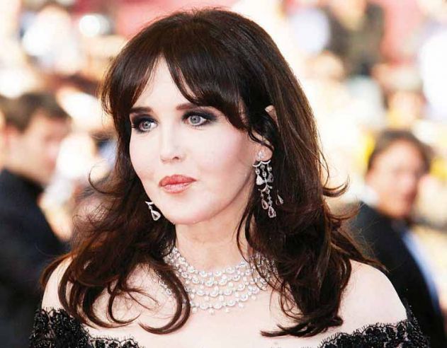 الفنانة الفرنسية إيزابيل أدجاني تعترف بعملية