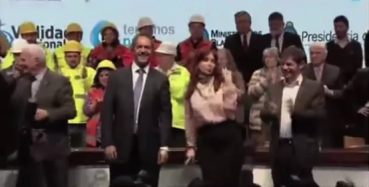 بالفيديو .. رئيسة الأرجنتين ترقص
