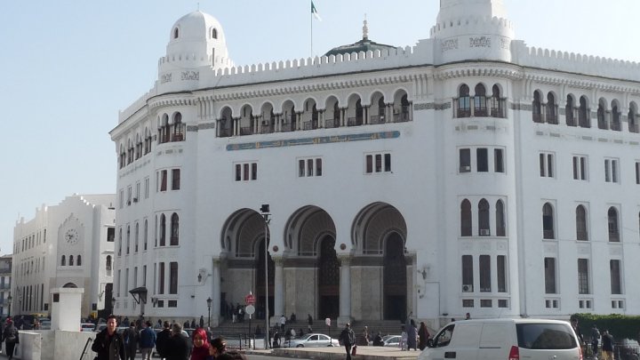 البريد المركزي.. أحد أبرز معالم الجزائر