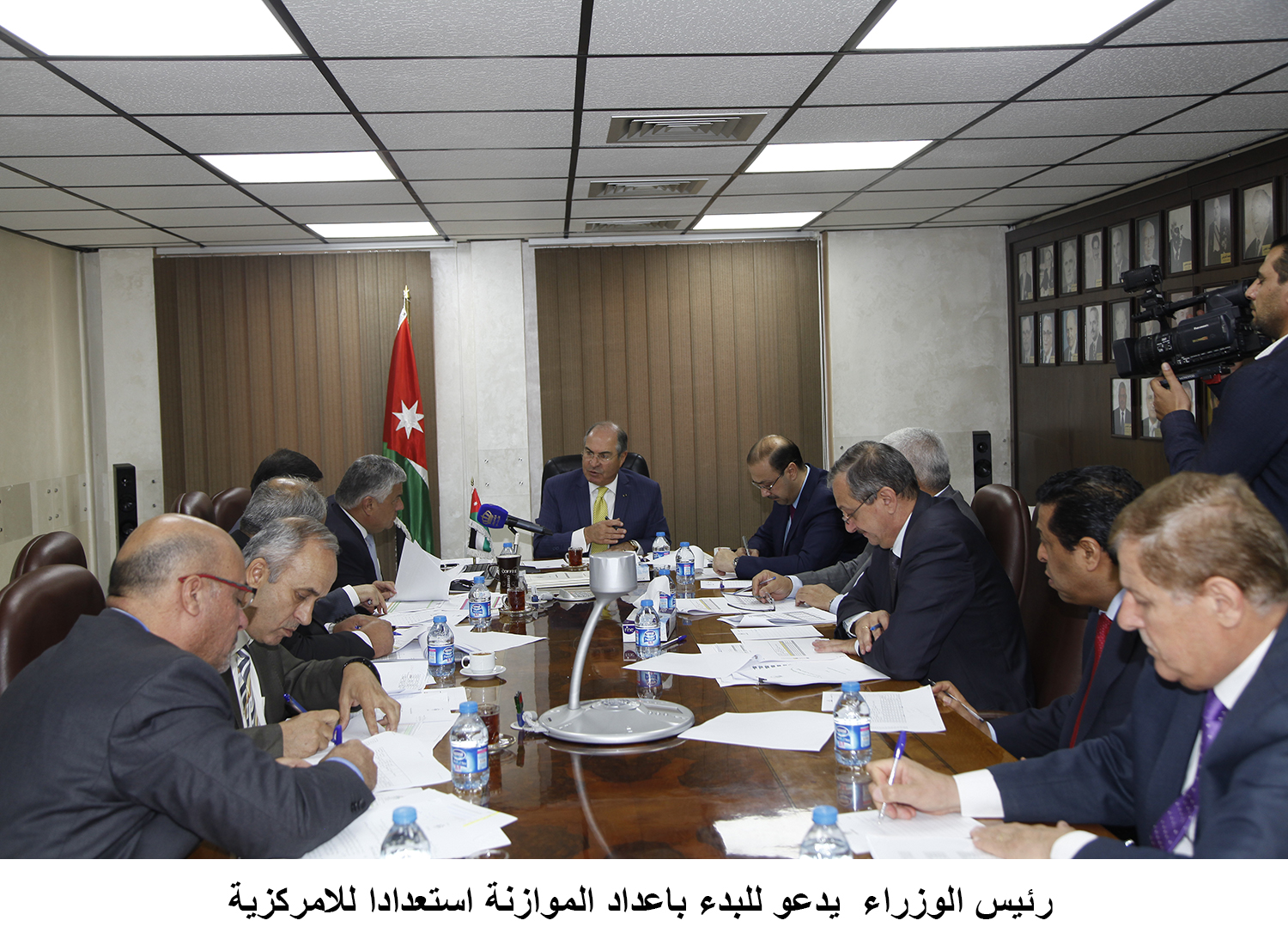 رئيس الوزراء يدعو للبدء باعداد الموازنة